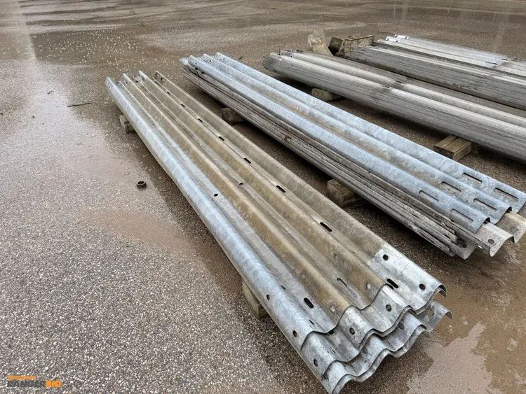 Used 13’6” GUARDRAIL - 10 PIECES. SELLER WILL LOAD. MUNICIPALITY OWNED. _UNKNOWN_ Guard Rails Michigan US | Miedema Asset Management Group #1410848