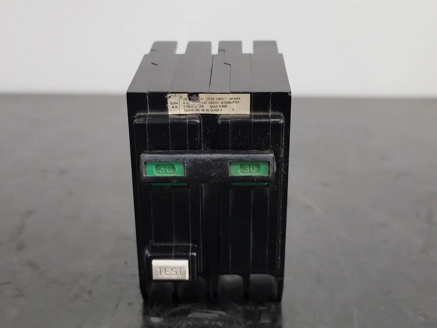 Used BRYANT BR230 Switchgears British Columbia CA | Lenmark #242975
