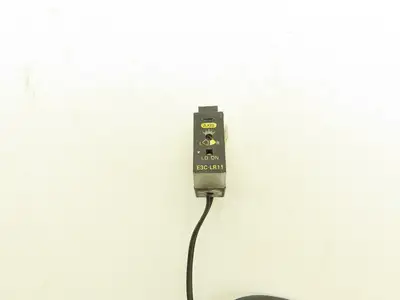 Omron E3C-LR11 Photoelectric Sensor 3mW 3u Second 650nm