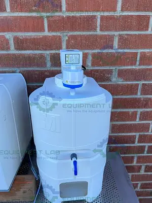USED MILLIPORE ELIX ADVANTAGE 15  WATER PURIFYING SYSTEM W/ E-POD, 30L PE TANK