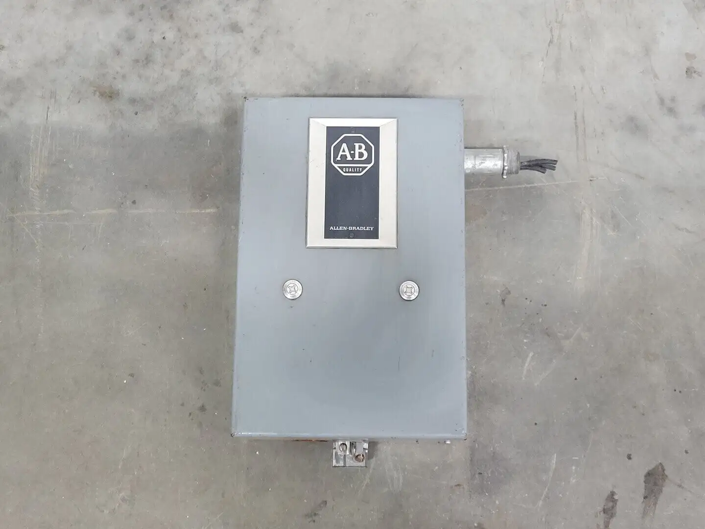 Enclosed Full-Voltage Starter