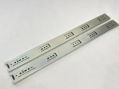 4KRW1 | Accuride  Drawer Slide Full Extension 21 21/32" Closed 22" Travel - Open box