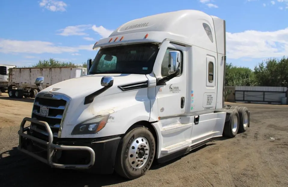 USED 2021 FREIGHTLINER CASCADIA