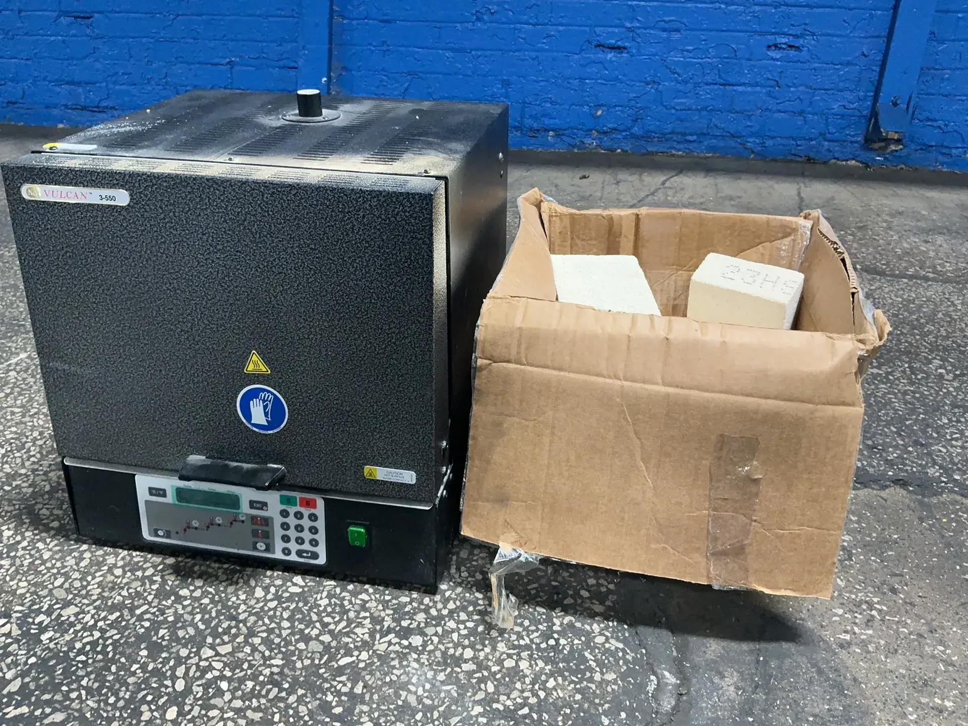 Used DENTSPLY VULCAN 3550 FURNACE Heat Treating Units Ohio US | HGR 24 #1518079