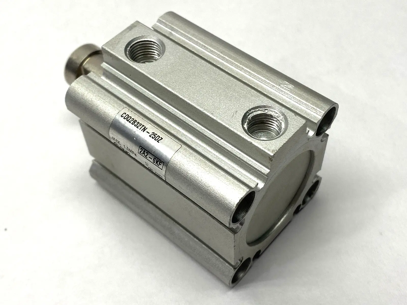 USED SMC COMPACT PNEUMATIC CYLINDER 32MM BORE 25MM STROKE