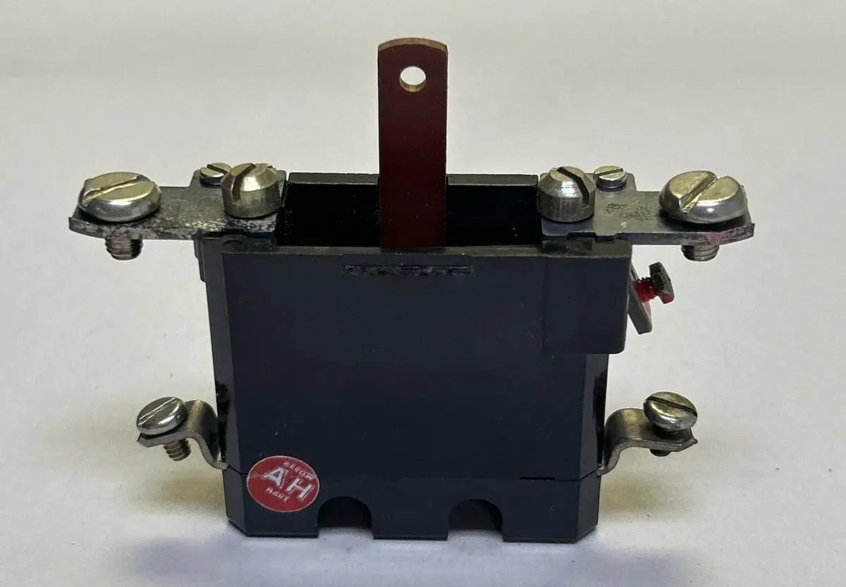 New | in-Stock ARROW HART 32000-309 Miscellaneous Equipment (Electrical & Power) Ohio US | Surplus Asset Holdings #1209499