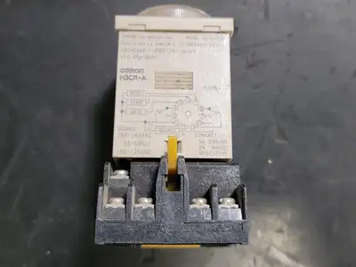 USED OMRON H3CR