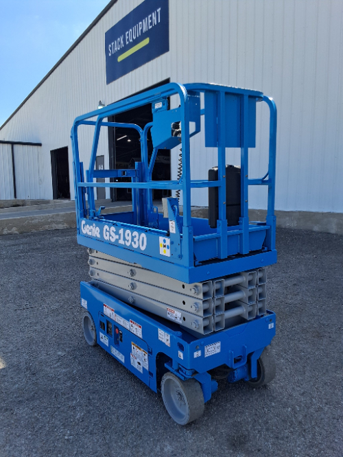 USED 2017 Genie GS-1930