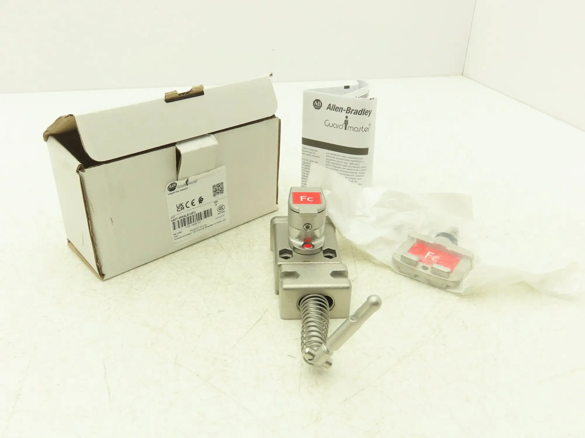 Allen Bradley 440T-MSALE10FC Guardmaster Trapped Key Interlock Switch With Key