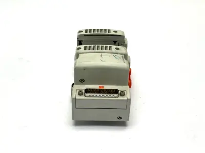 SMC VV5QC11-03N7FD0-D0S Plug In Manifold Base 3-Station w/ Din Rail Mount - Used