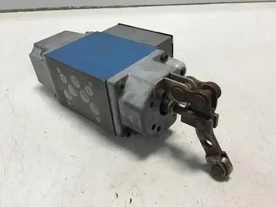 USED MANNESMANN REXROTH 54WMRA10D32YBW