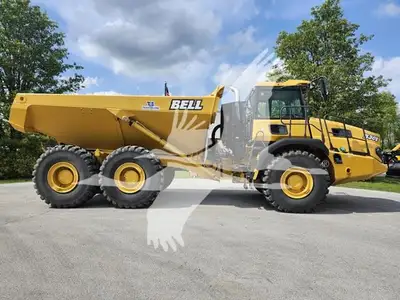USED 2023 BELL B30E
