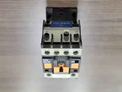 USED TELEMECANIQUE CA2 DN40
