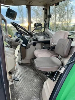USED 2009 JOHN DEERE 7330 PREMIUM