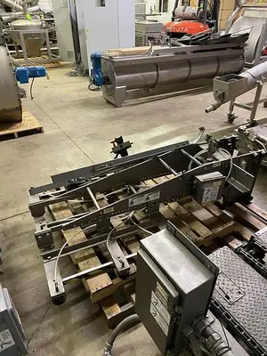 Whallon High Speed Bright Can Palletizer