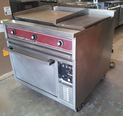 75-0032 Southbend 36” Electric Double Griddle with Oven