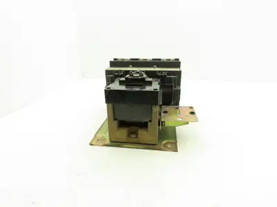 Allen Bradley 509-F0B Motor Starter Contactor 200Hp 600VAC 3Ph 480V Coil Size 5