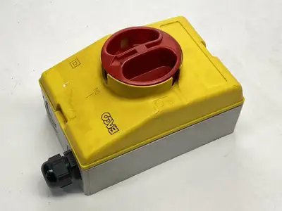 Used BACO Disconnect Switch With Enclosure 3PH 32A 690V Switchgears Michigan US | Maverick Industrial Sales #1401607