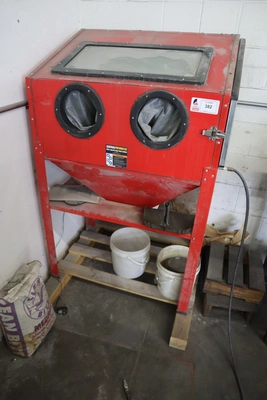 Used CENTRAL PNEUMATIC BLAST CABINET Blast Cleaning Minnesota US | Machinesused.com #1377491