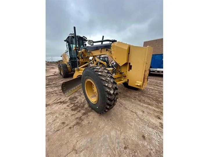 2015 Caterpillar 140M3