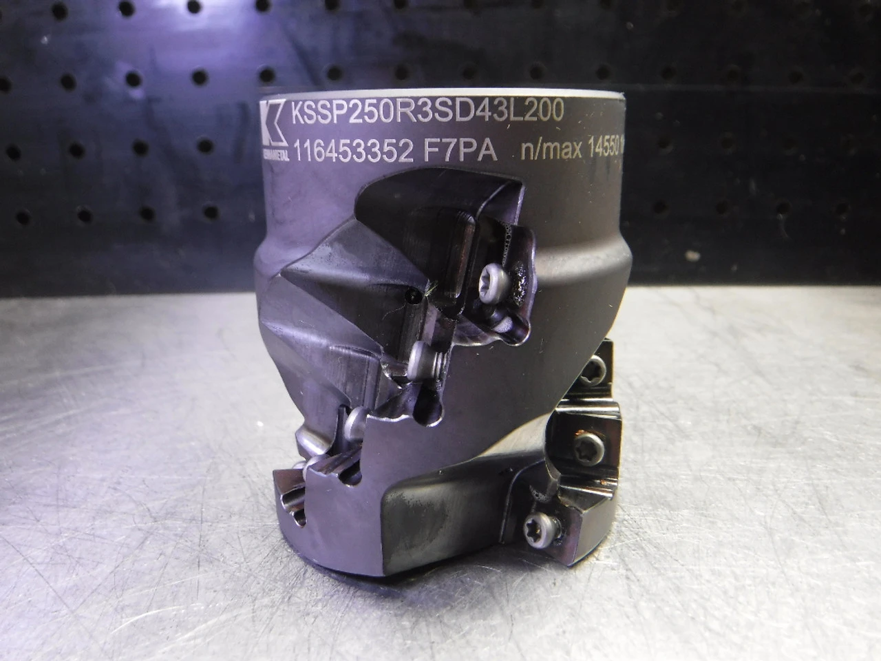 Kennametal 2.5" 3 Flute Milling Cutter 1" Arbor KSSP250R3SD43L200 (LOC1141B)