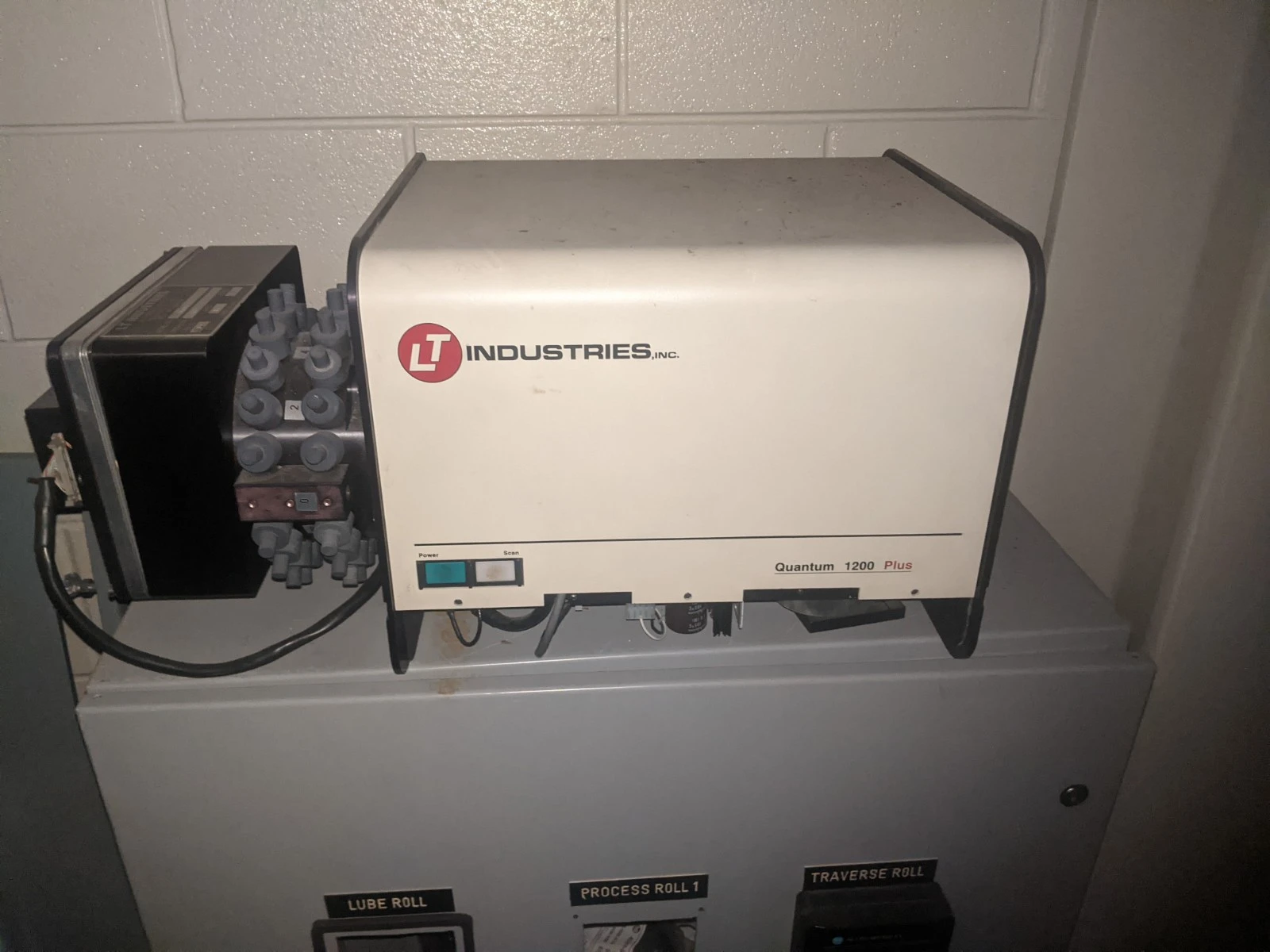 LT Industries Quantum 1200 Plus Spectroscope w/ Multiplexer