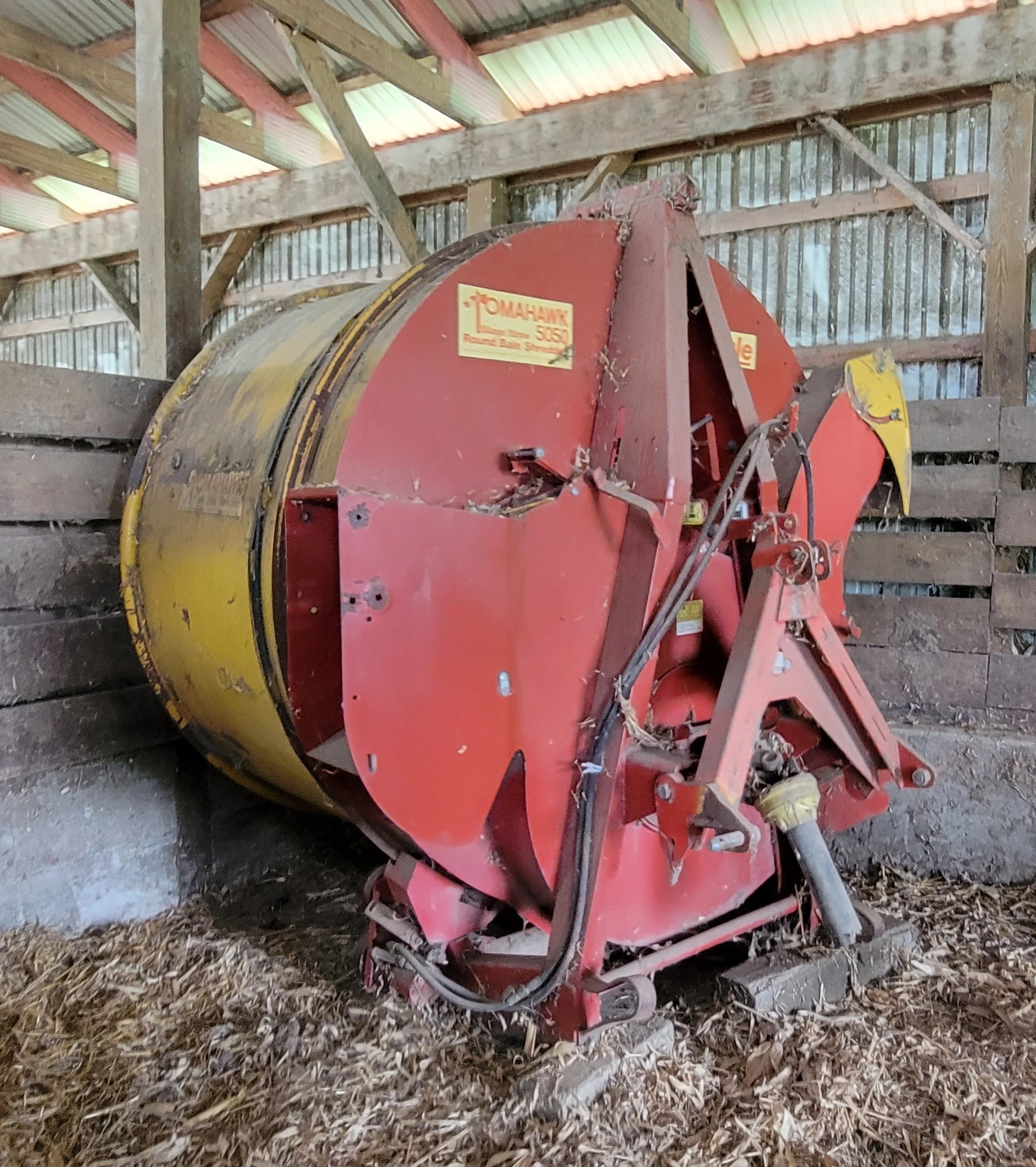 USED 2002 TOMAHAWK 5050