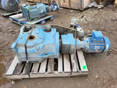USED SEW-EURODRIVE KA127R87AM215-KS