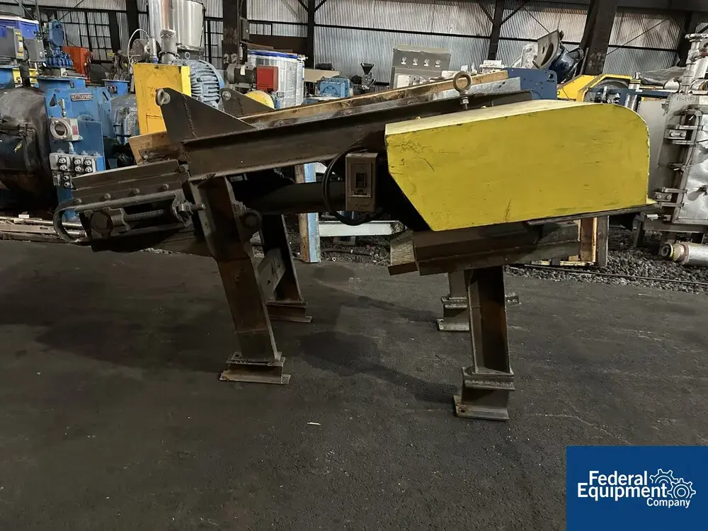 N/A 28" x 72" Magnetic Belt Conveyor