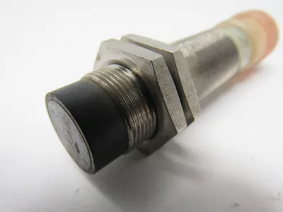 Eaton Cutler Hammer E57MAL18T111EB1 3 Wire 6-48 Vdc 8 mm Range Proximity Sensor