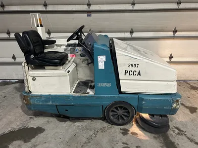 Tennant 355 LP / Propane Ride-On Floor Sweeper 2810 Hrs.