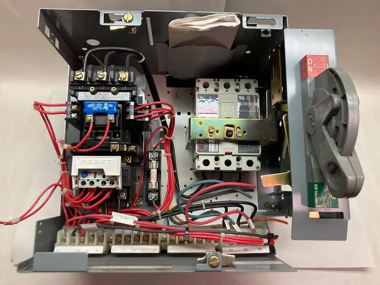 Used ALLEN-BRADLEY YUB806422/1AW Miscellaneous Equipment (Electrical & Power) Ohio US | Surplus Asset Holdings #1209031