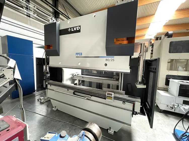 Used LVD PPEB TURBO 80 TON X 2500 MM CNC Press Brakes | Apt International N.V #373008