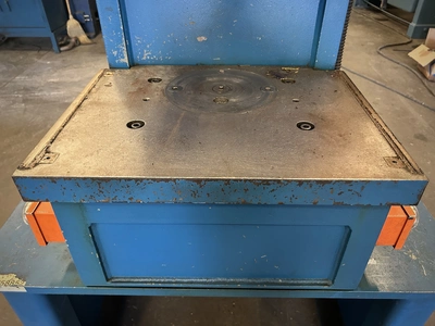 Used 2004 NEFF NEFF D25-5HS PRESS C-Frame Presses Tennessee US | Alma Machinery #1327039