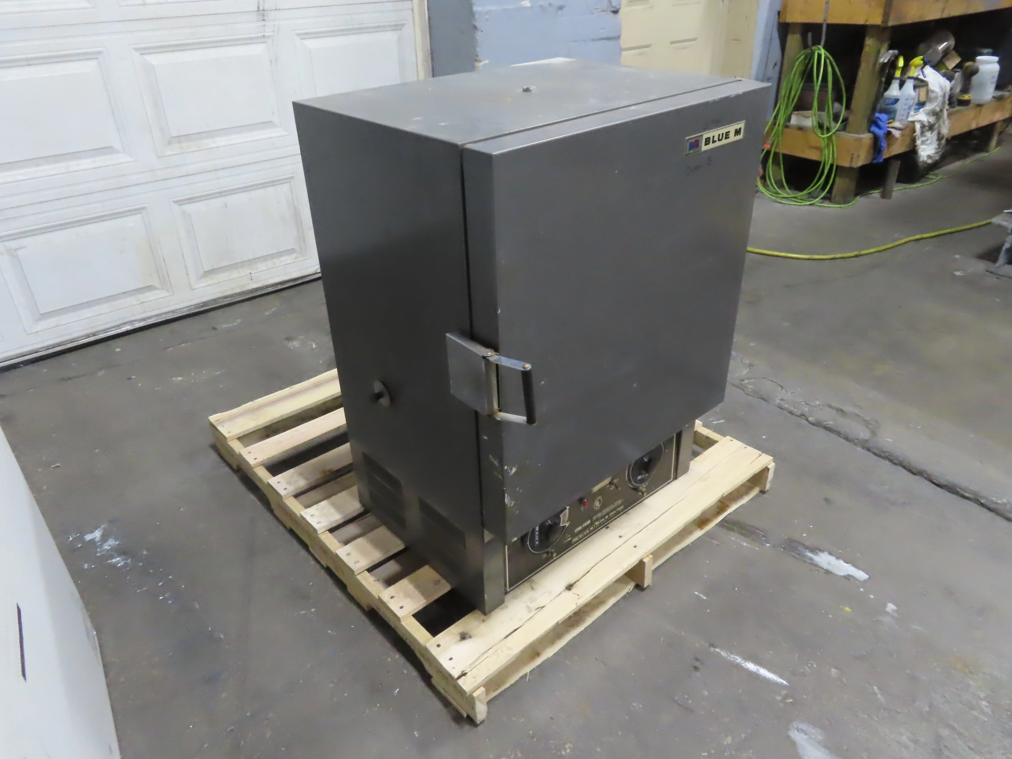 USED Blue M OV-490A-2