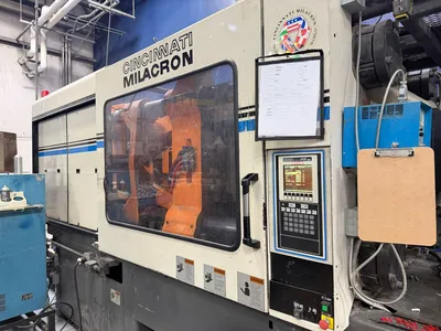 1997 CINCINNATI VT440 Injection Molding Horizontal/Vertical | Machinery Network (2)