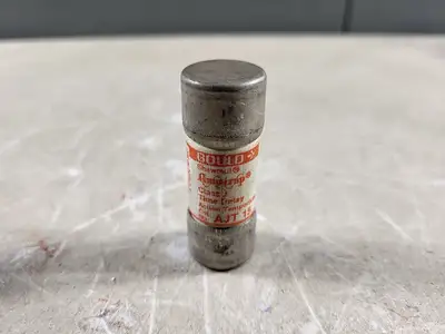 Disconnect Switch w/ 3 Times 15 Amp Fuse AJT15