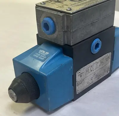 USED VICKERS DG4S4W012CB60