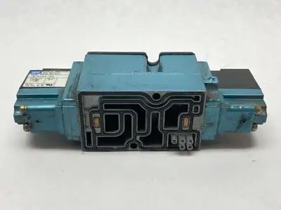 USED MAC VALVES SOLENOID VALVE 4-WAY