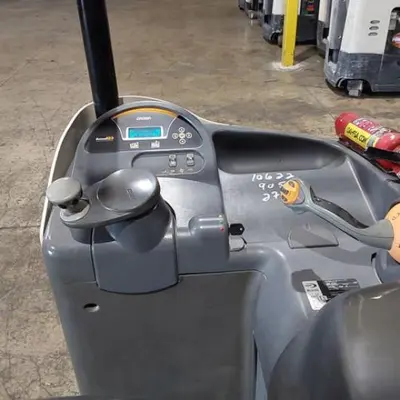 USED 2019 CROWN RR5725-45