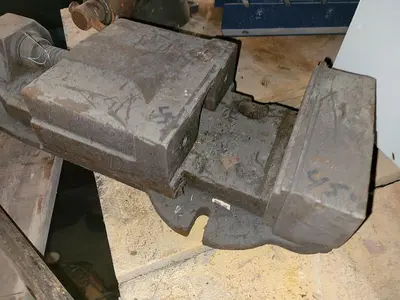 Vintage 7.5'' Milling Machinists Vise w/6'' Max Opening Fixed Base