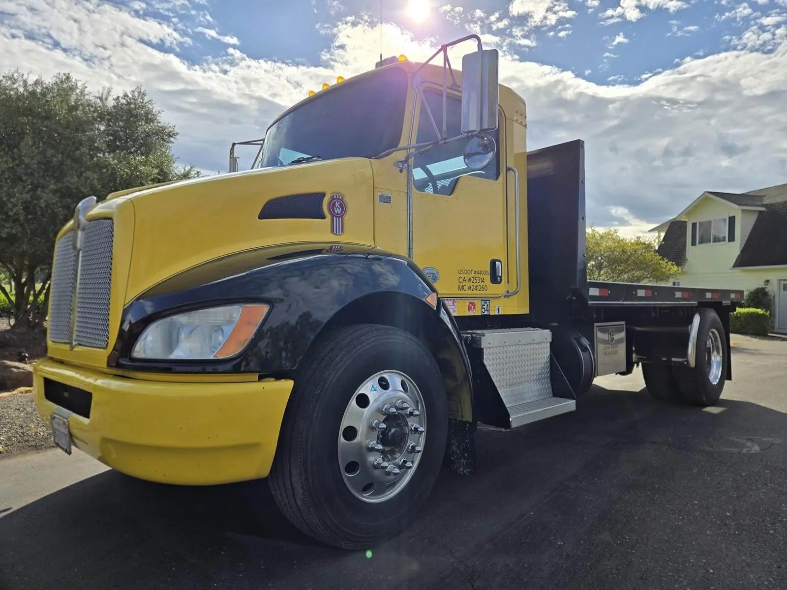 USED 2014 KENWORTH T370