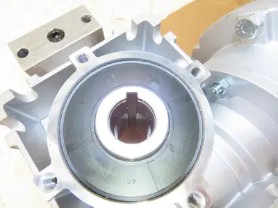 Nord SK80L/4 CUS 56CBRE20FHLRGIR Gearmotor 1Hp 230/460V 10:1 Ratio SK1SIS50-N56C
