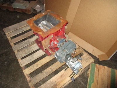 Bush & Wilton Valves Inc, Rotary Airlock, 9.5" x 9.75" inlet, flanged.