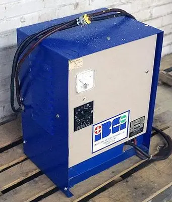 USED IBCI 06R0480K1A, SPEC-8605,12 VOLT BATTERY CHARGER