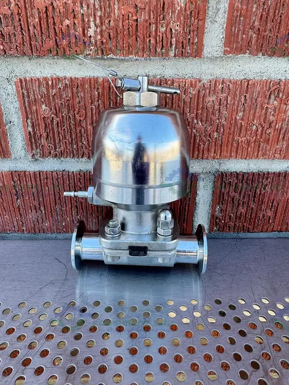 Used GEMU 9650 STAINLESS STEEL PNEUMATIC DIAPHRAGM VALVE WITH/ 1" SANITARY FITTING Valves/Fittings California US | Equipment Lab #776099