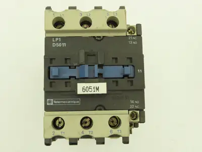 Telemecanique LP1 D5011 Motor Starter Contactor 40Hp 600V 70A 24V Coil Lot of 4