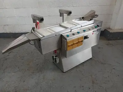 MG2 model G100 automatic capsule filler