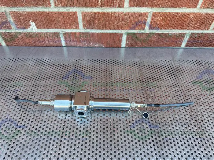 Used ENDRESS+HAUSER OUSAF44-B1A1 UV ABSORPTION SENSOR W/OUA260-AA1E07B1A3A PHOTOMETER Sensors California US | Equipment Lab #485666