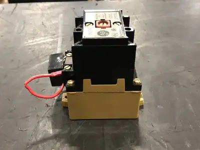 USED ALLEN-BRADLEY 700-P200A1